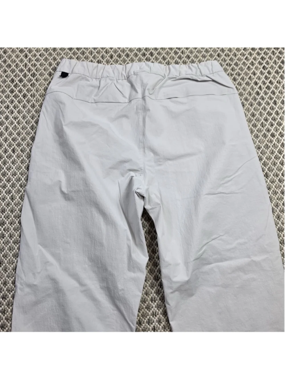 Lululemon LAB Mens M Gray Track Pants M Joggers LM5AITS Find The Answers